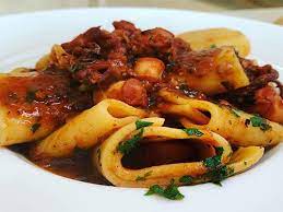 Paccheri con ragù di polpo